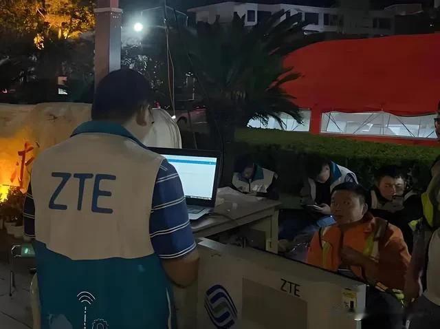 中兴曾在2018年遭受了美国严厉制裁，11.9亿美元的巨额罚款，全面封锁使其一度