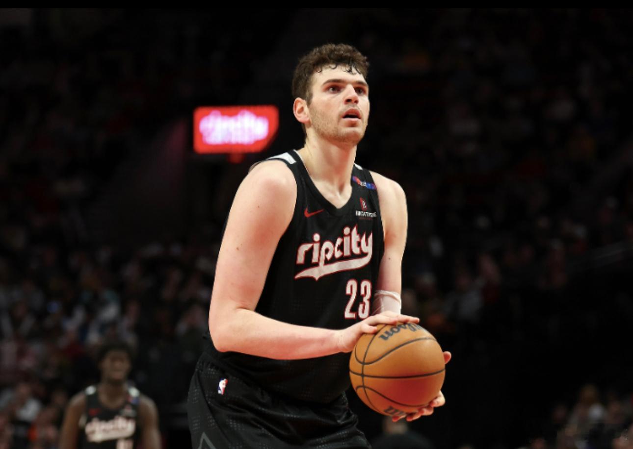 11月20日讯 NBA常规赛，开拓者今日主场121-122惜败公牛，最后时刻惨遭