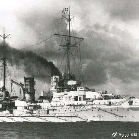 《1940年，德军最先进的重巡布吕歇尔号，在挪威峡湾被老旧岸炮打成火海：是谁，用