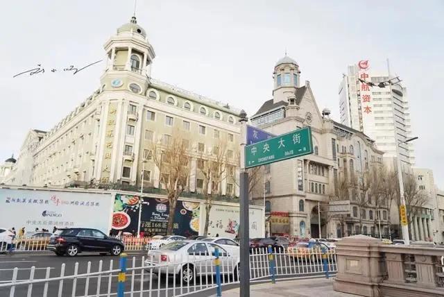 中国“最大”的省会城市，相当于8个上海，又被称为“东方巴黎”？

这里是刘小顺的