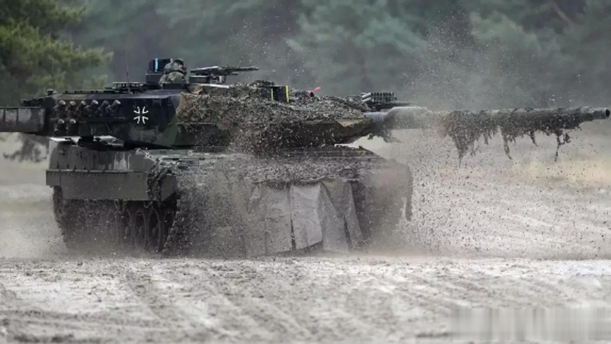 俄国防部：俄军在赫尔松方向摧毁多达30名乌军和一台反炮击雷达

来源:俄罗斯卫星