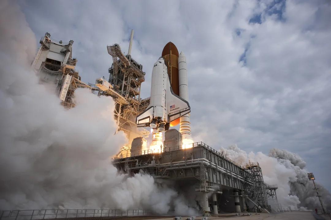 15年前 Space Shuttle Endeavour “奋进”号执行 STS