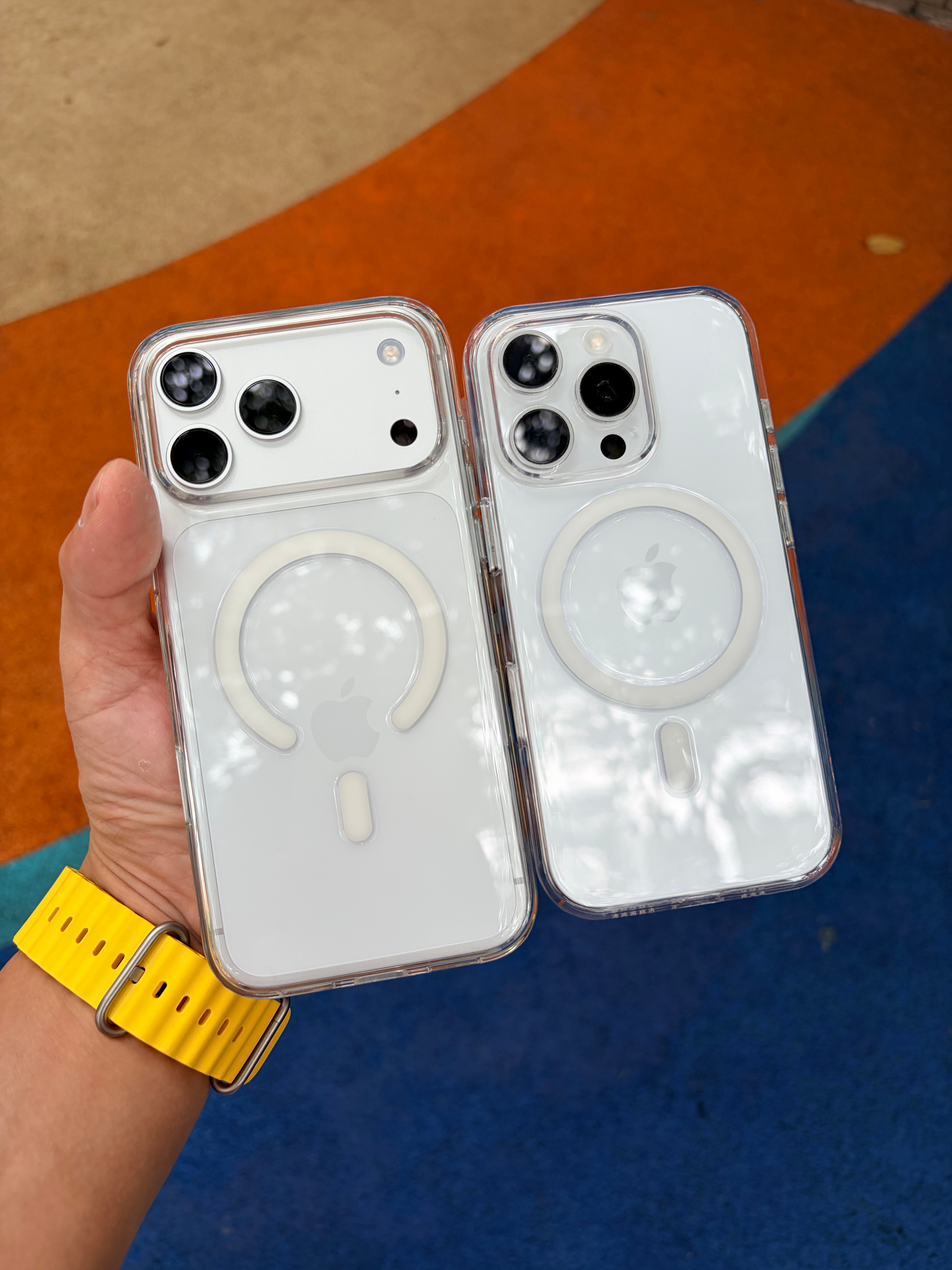 iPhone 17 Pro Max 银色🆚iPhone 16 Pro白色 
