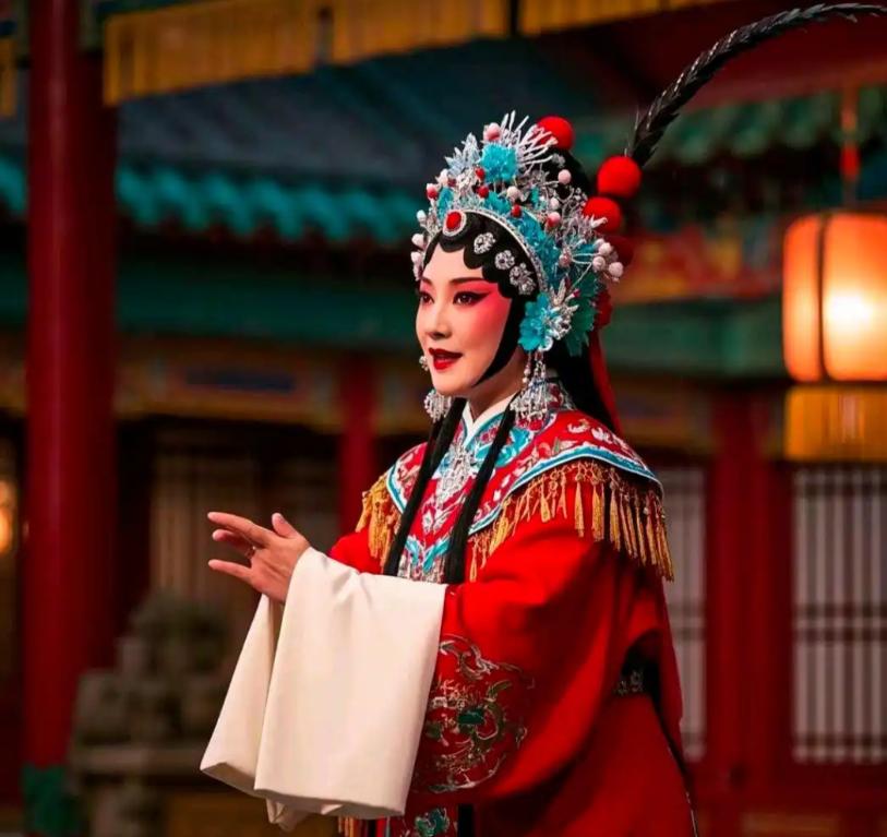 浅析豫剧剧目《花木兰》。
 
“刘大哥讲话，理太偏，谁说女子，不如男”这样一句唱