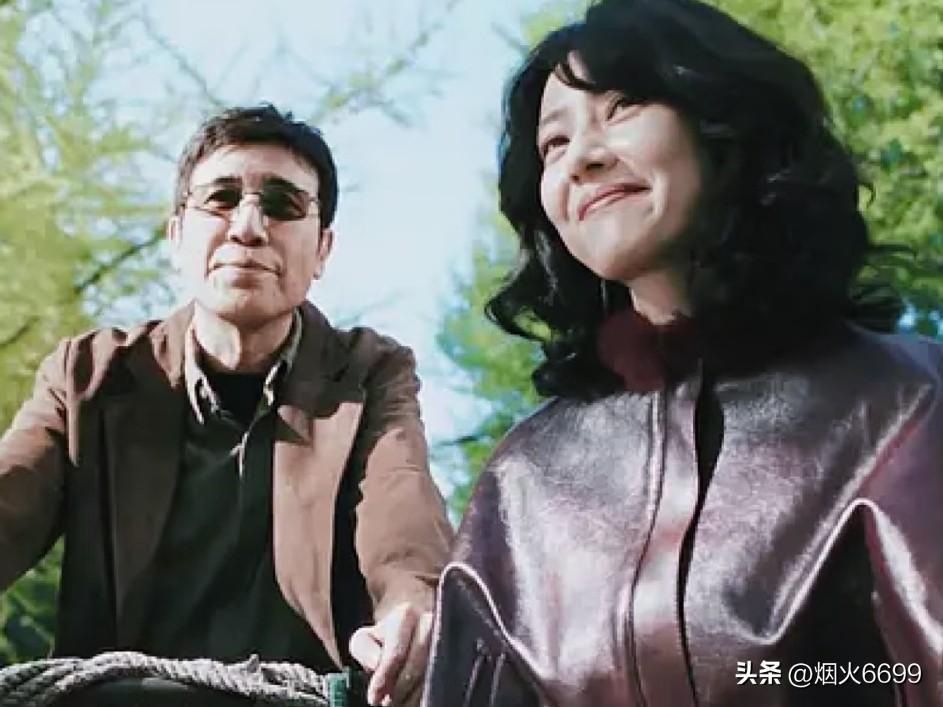 情人导致男人失去了女儿，男人却拿命护她，想为她顶下死罪。
不得不说，
这样的男人