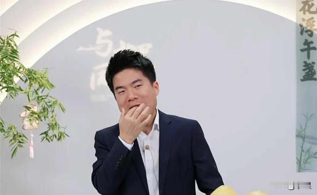 为什么要催婚董宇辉？单身多快乐
双十一那些大主播都在割韭菜
他放假去看成双结对的