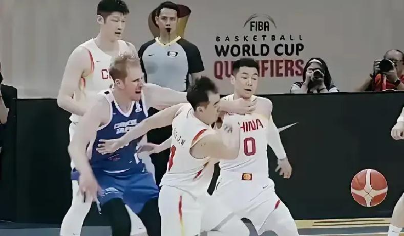 3月1日，马尼拉，中国男篮对阵中国台北，本以为稳赢的世预赛，却差点翻车，落后11