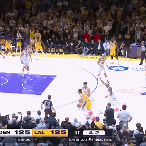 东契奇后撤步中投绝杀掘金！！这也是他职业生涯第55次30分三双 和约基奇并列历史