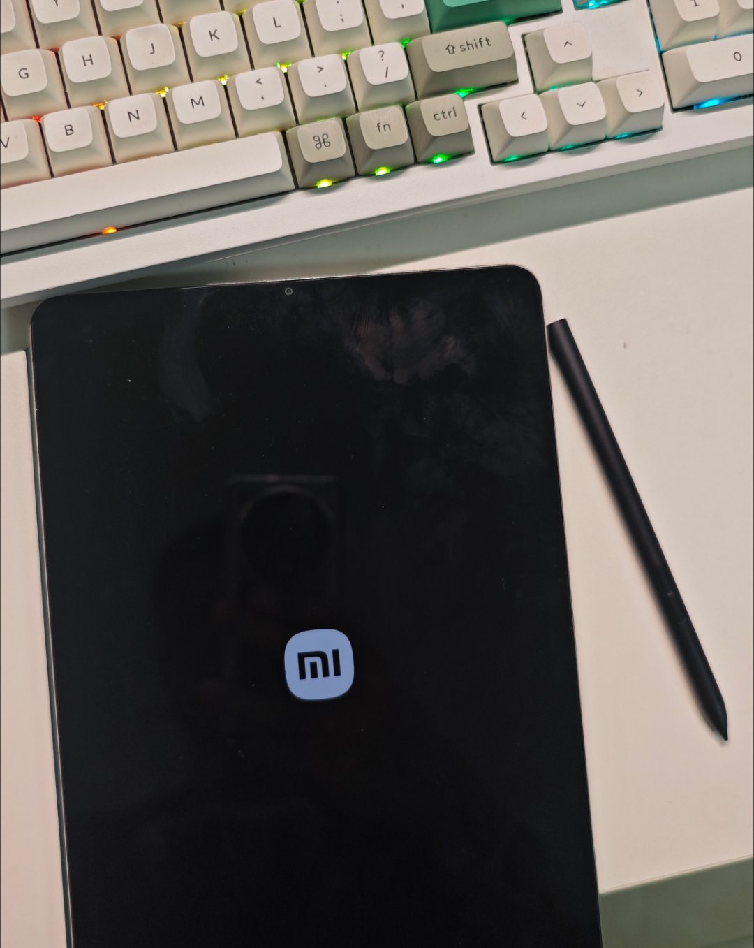 看了一下我的小米平板5Pro还是miui13呢，赶紧更新一波。 