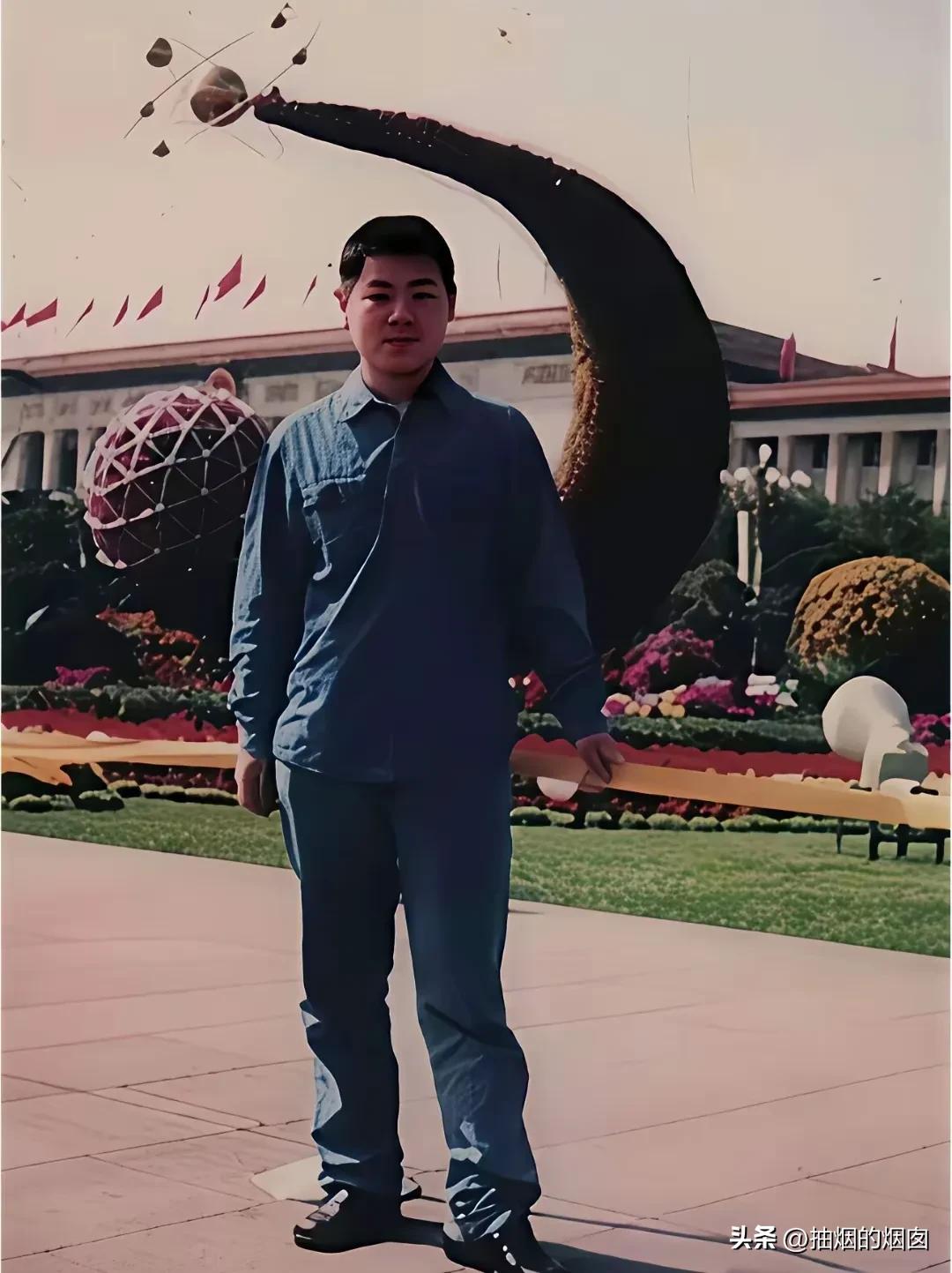 德云老照片！
岳云鹏是底层老百姓逆袭成功的典范，甚至比王宝强还要逆袭。
看着当年