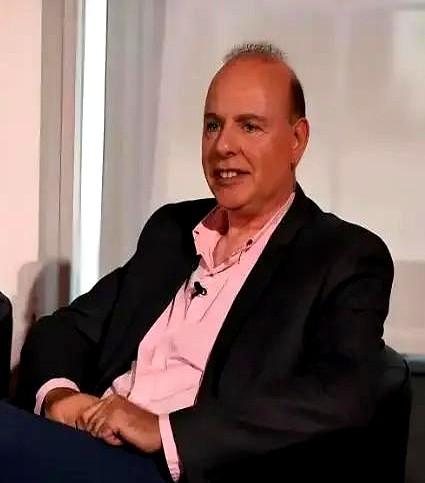 英国谢菲尔德大学的讲台上，约翰·霍布森教授翻出一摞摞尘封的史料，直言不讳地抛出一