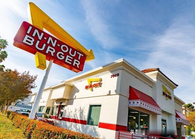 尔湾大公园即将新开业一家In-N-Out!
In-N-Out汉堡宣布今年将在多个