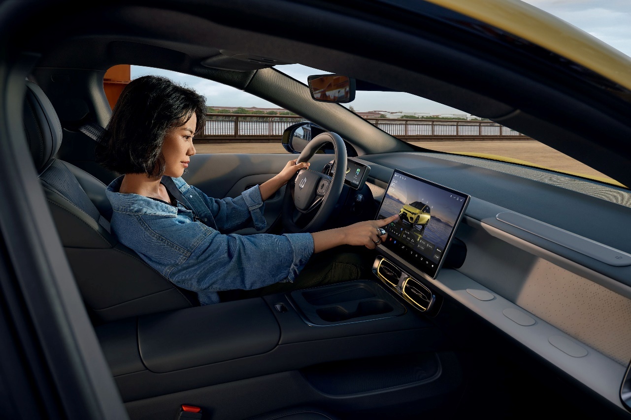 零跑Lafa5开启轿跑10万级时代11月27日，零跑汽车在杭州发布全新纯电轿跑零