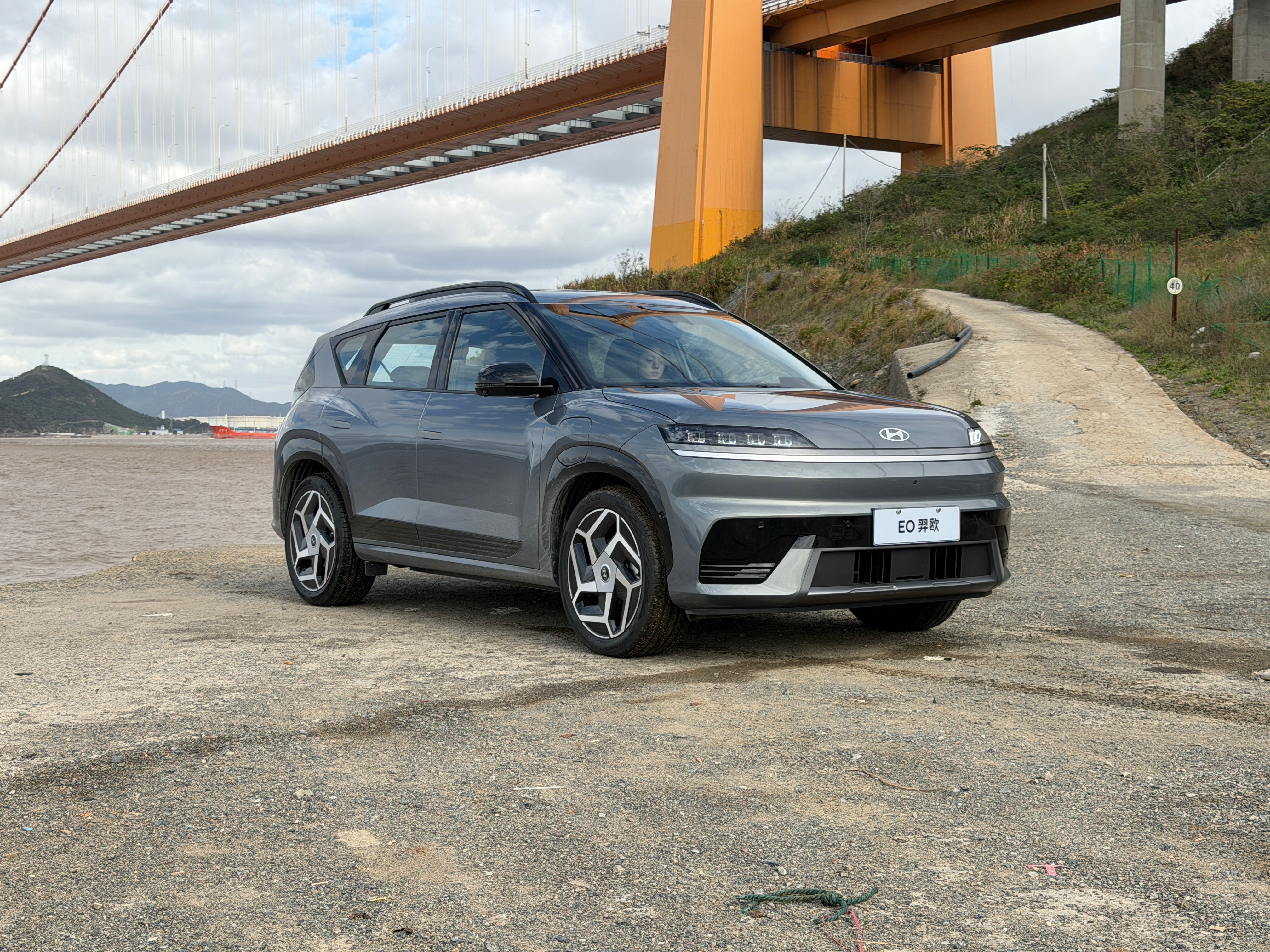 作为北京现代推出的首款纯电SUV车型， 在颜值方面的个性化设计，在千篇一律的新能