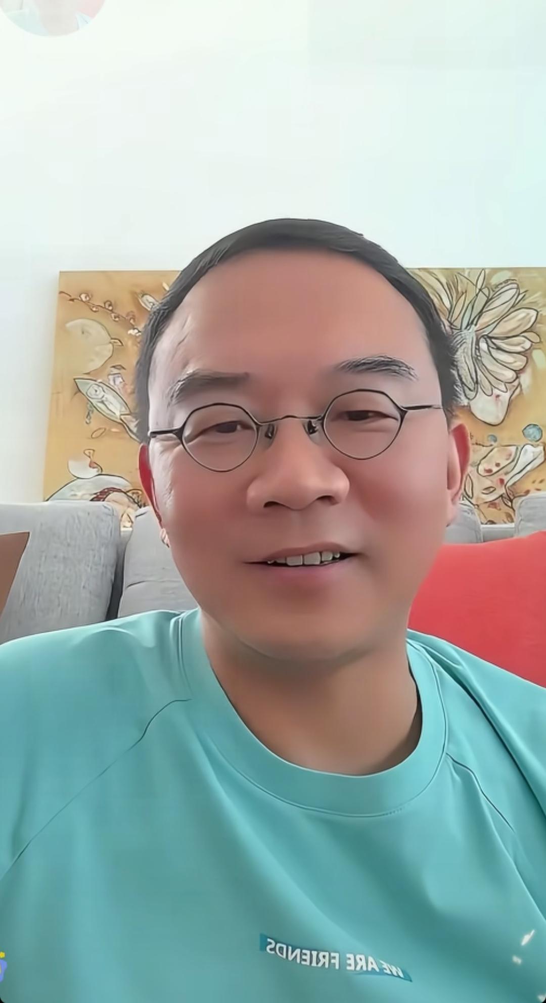郎永淳说他媳妇退休工资3000块钱 
 
郎永淳在直播间谈到妻子的退休待遇，说她