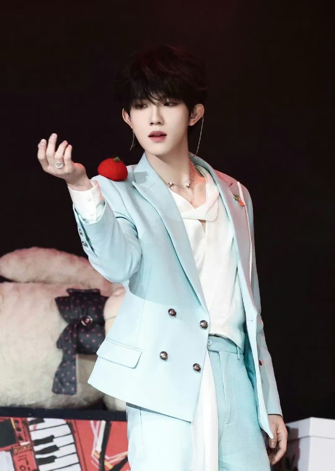 苏新皓的19岁成长分享会苏新皓再跳散落的华服 经典舞台重现，但现在的苏新皓确实不