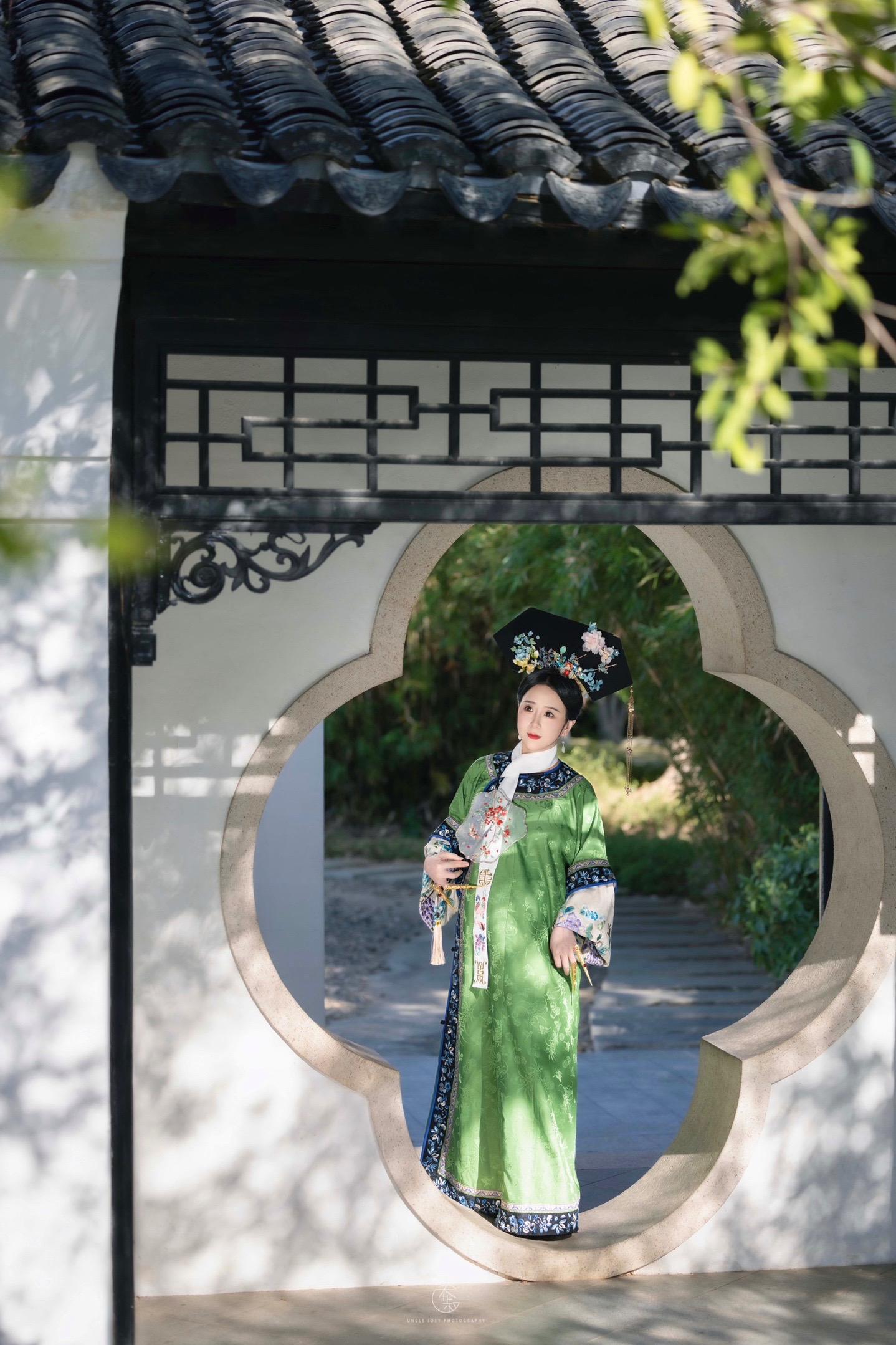 “娘娘有喜啦”穿旗装拍孕妇照也很美吖~