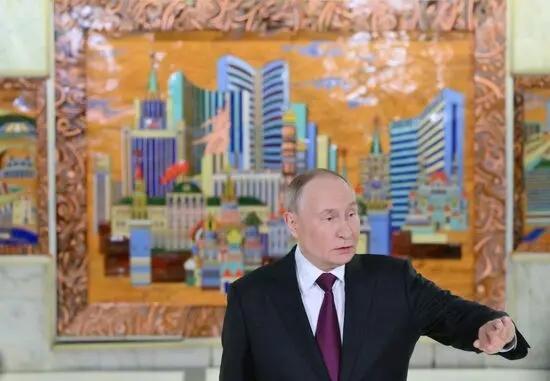 果然如此！本月2日，俄罗斯总统普京在克里姆林宫会见了美国总统特使威特科夫，事后在