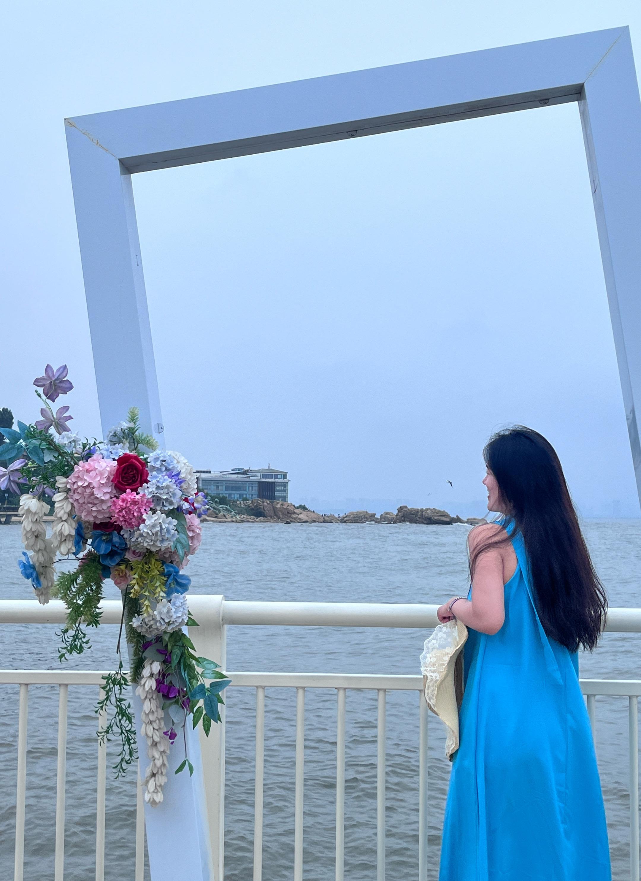 把偷拍我看海的照片好吗