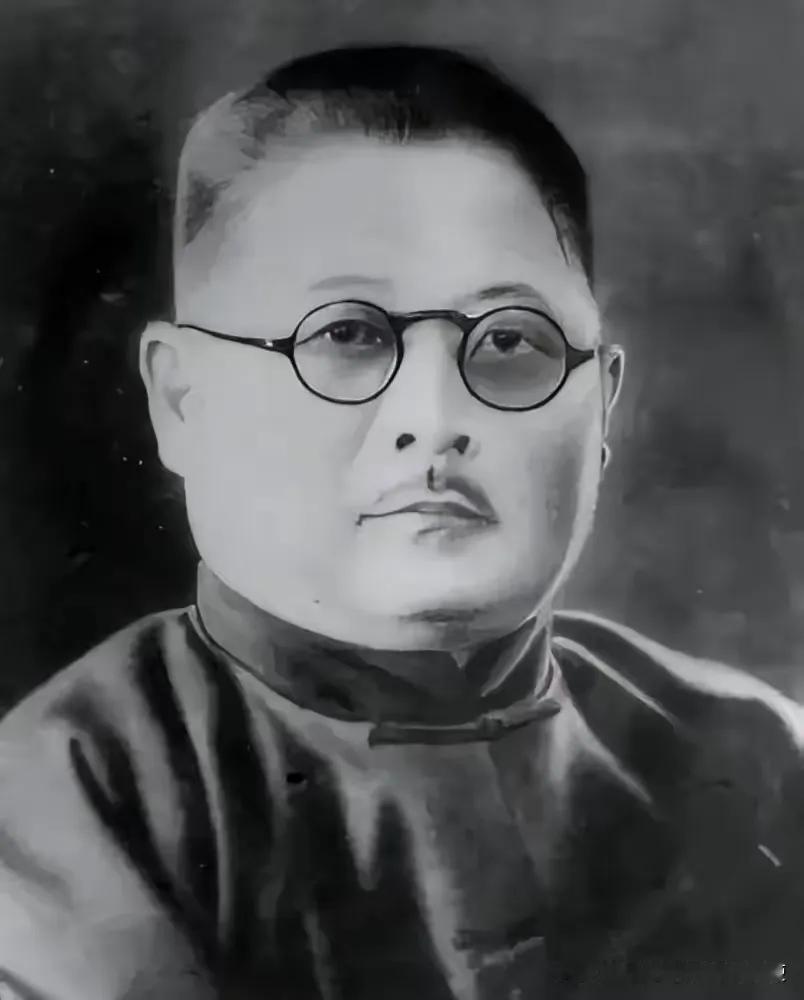 吉鸿昌被枪决以后，他的妻子胡红霞卖掉所有的资产赎回了尸体，却发现丈夫口袋中有个纸