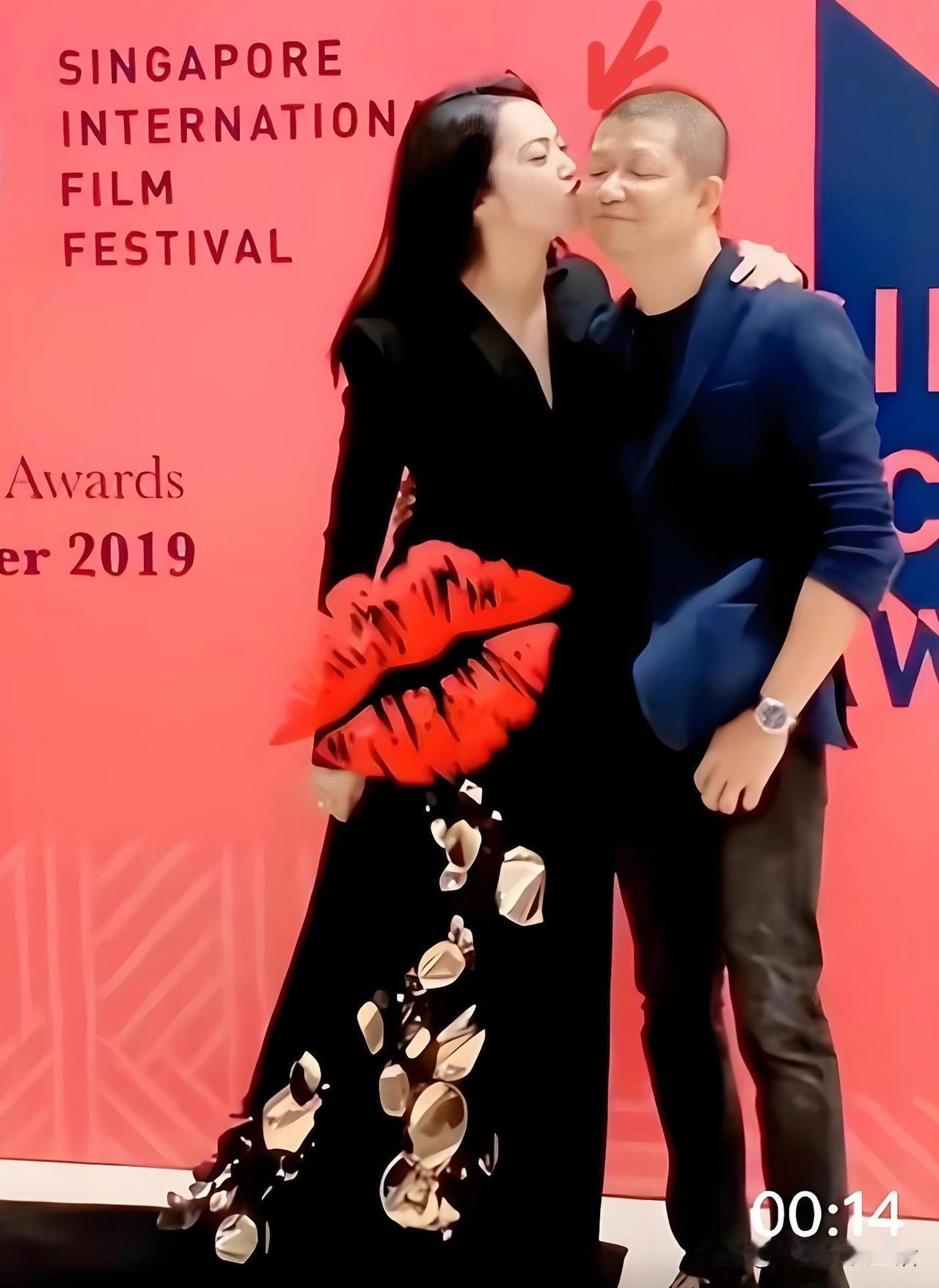 瞧，最熟悉的陌生人！从零距离亲密热吻，到远距离分道扬镳：再也藏不住了！

5年里