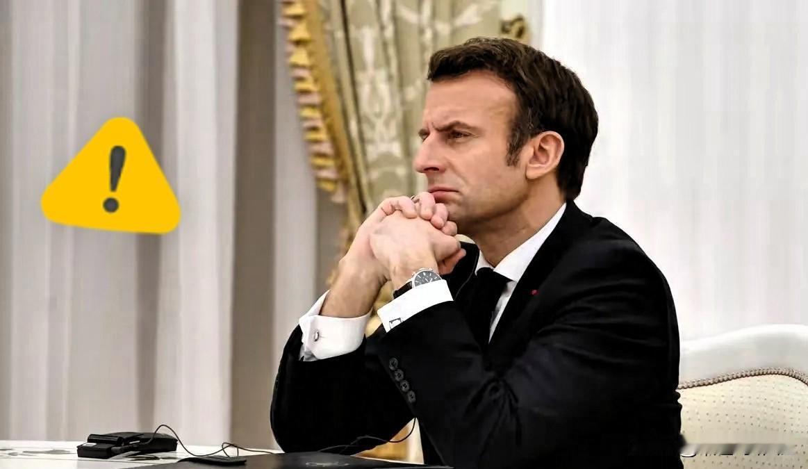 是该表明立场了！
中国不欢迎马克龙！
法国总统马克龙，很多人给起了个外号“变色龙