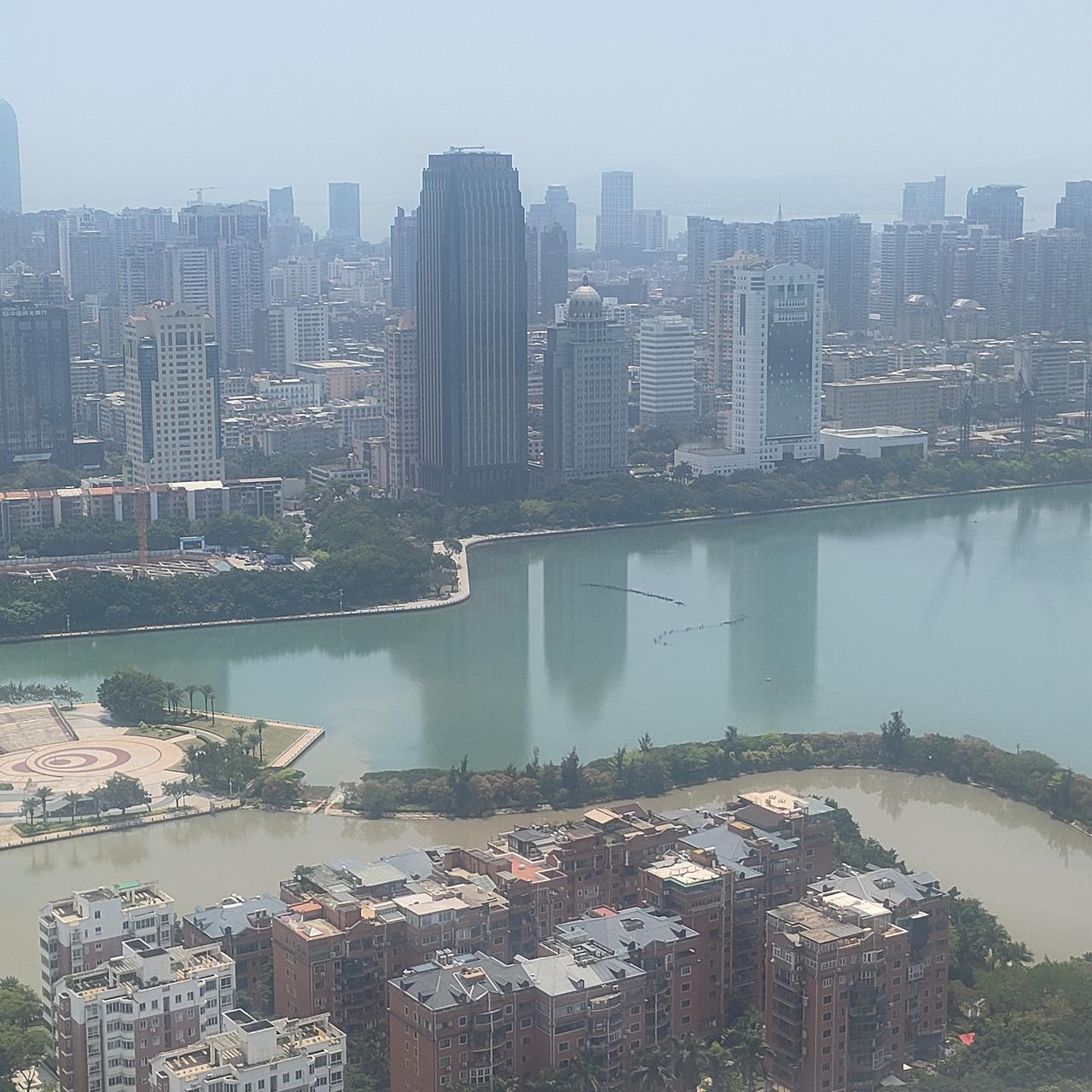 这几天厦门的筼筜湖入流的海水变成河水浑浊，比出海口的水还黄。这是什么情况了吗？笫