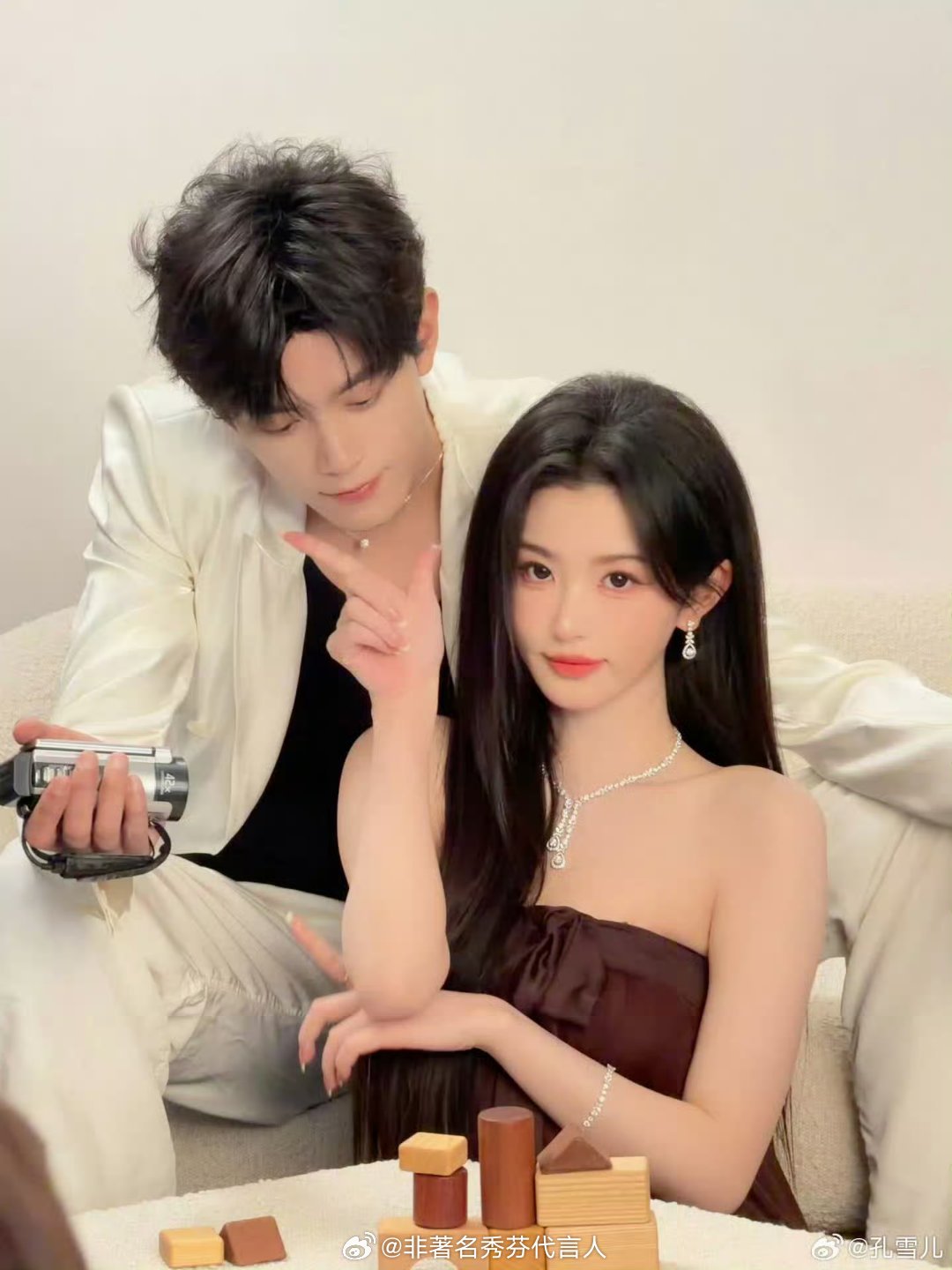 爱奇艺弹幕我要不齐而俞双人直播陪看！ 