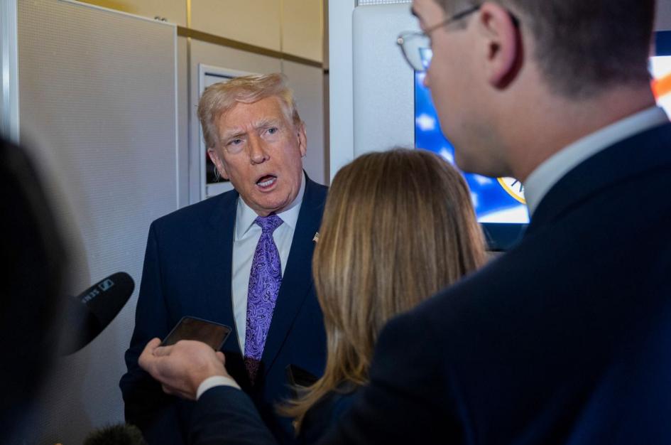 白宫上线"媒体偏见追踪"！点名CBS等多家外媒，特朗普再怼"虚假报道"
 
11