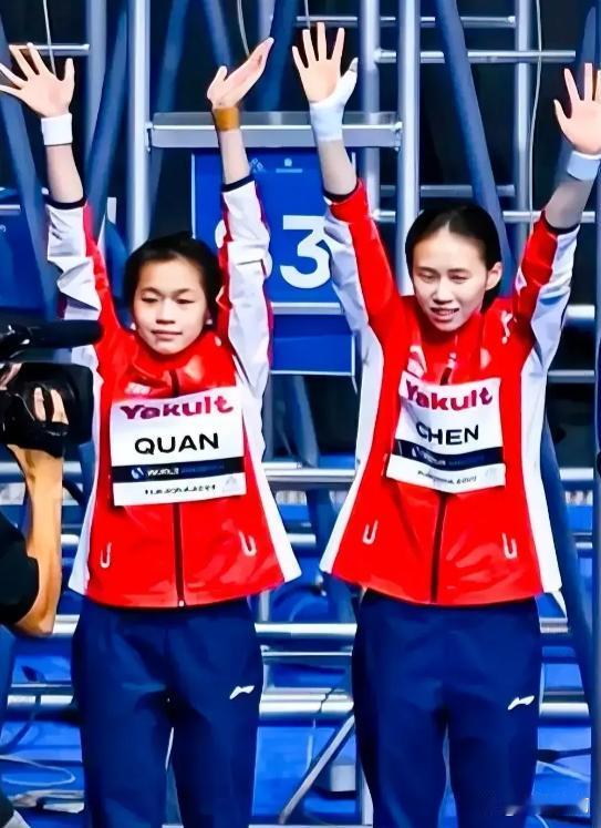 全红婵vs陈芋汐全方面实力对比
1、颜值—两人各有千秋，五五开
2、身高—1.6