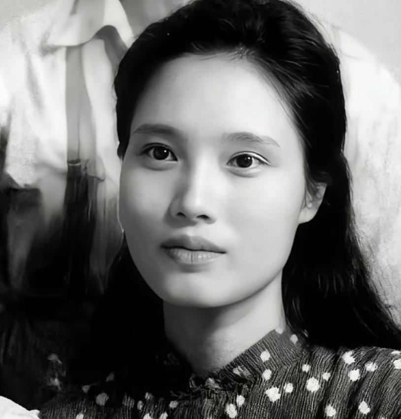 1963年，台北马坑刑场，一对来自福建莆田的夫妻，紧紧挽着手走向刑场，丈夫突然轻