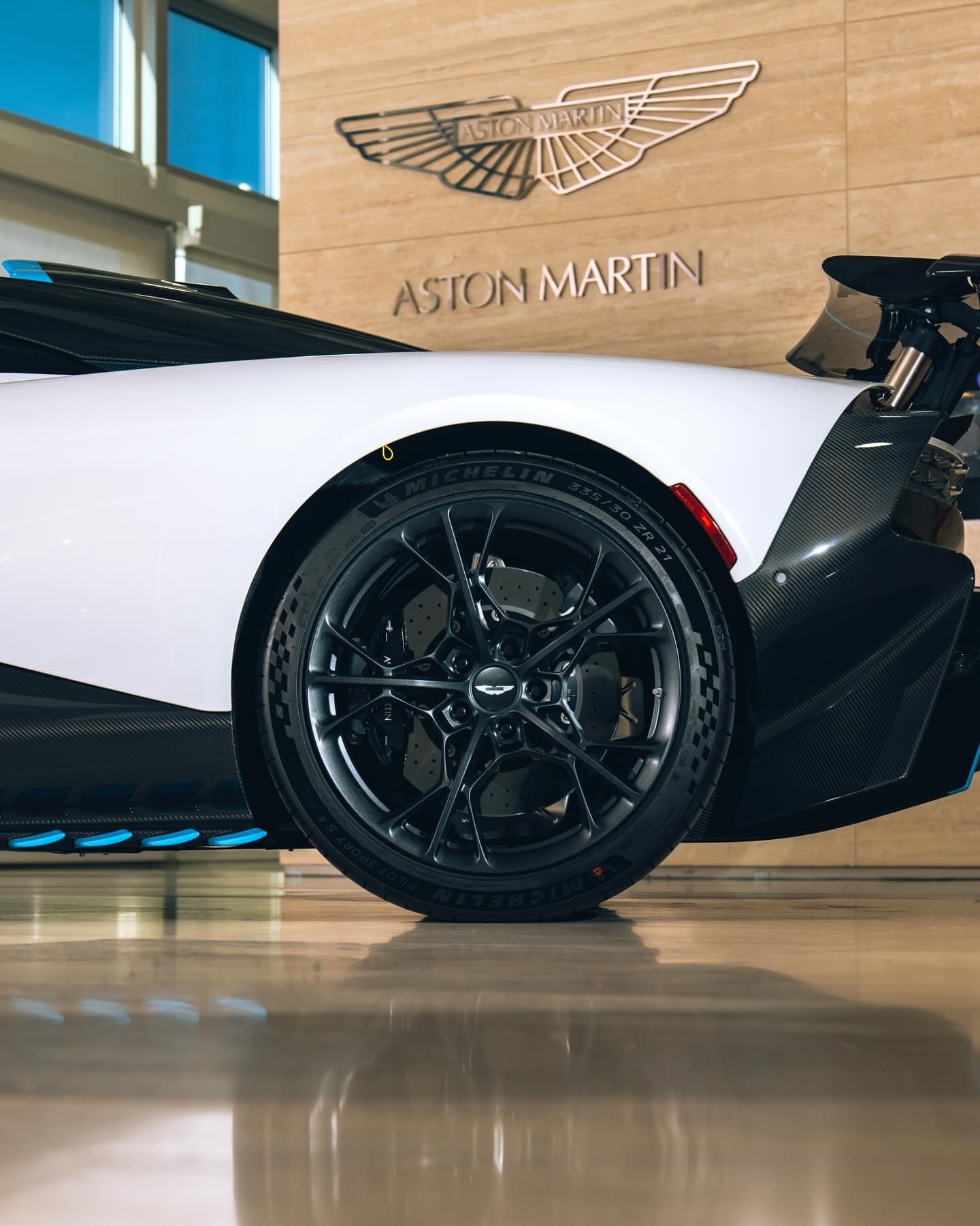 阿斯顿·马丁拉斯维加斯的里程碑时刻。最近，首台阿斯顿·马丁Valhalla交给拉