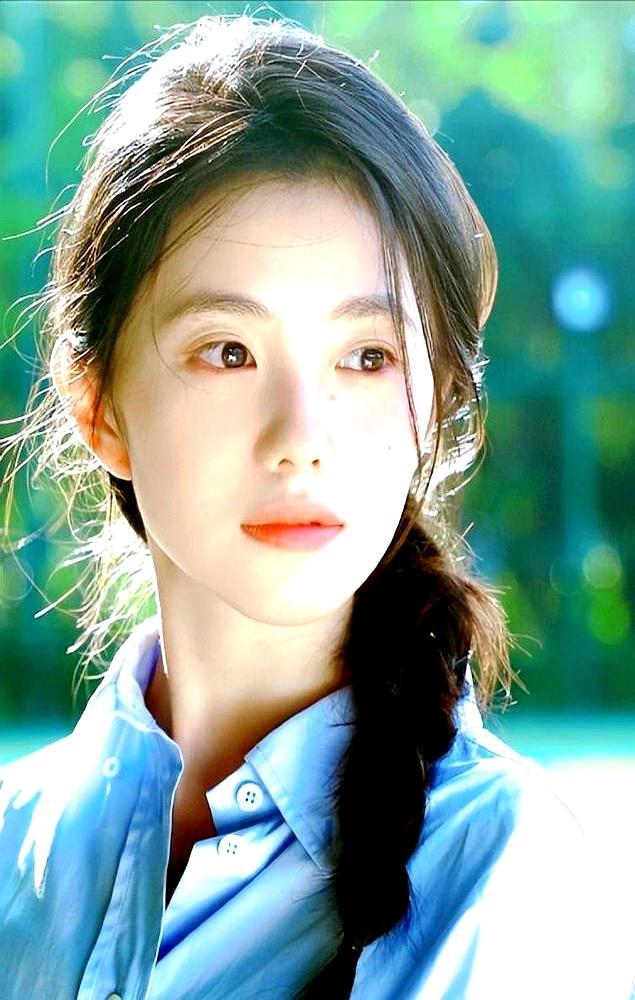 真正的资源咖，从不把爱马仕挂在胳膊上。
 
网传她拎过爱马仕，此后便没了下文。抛