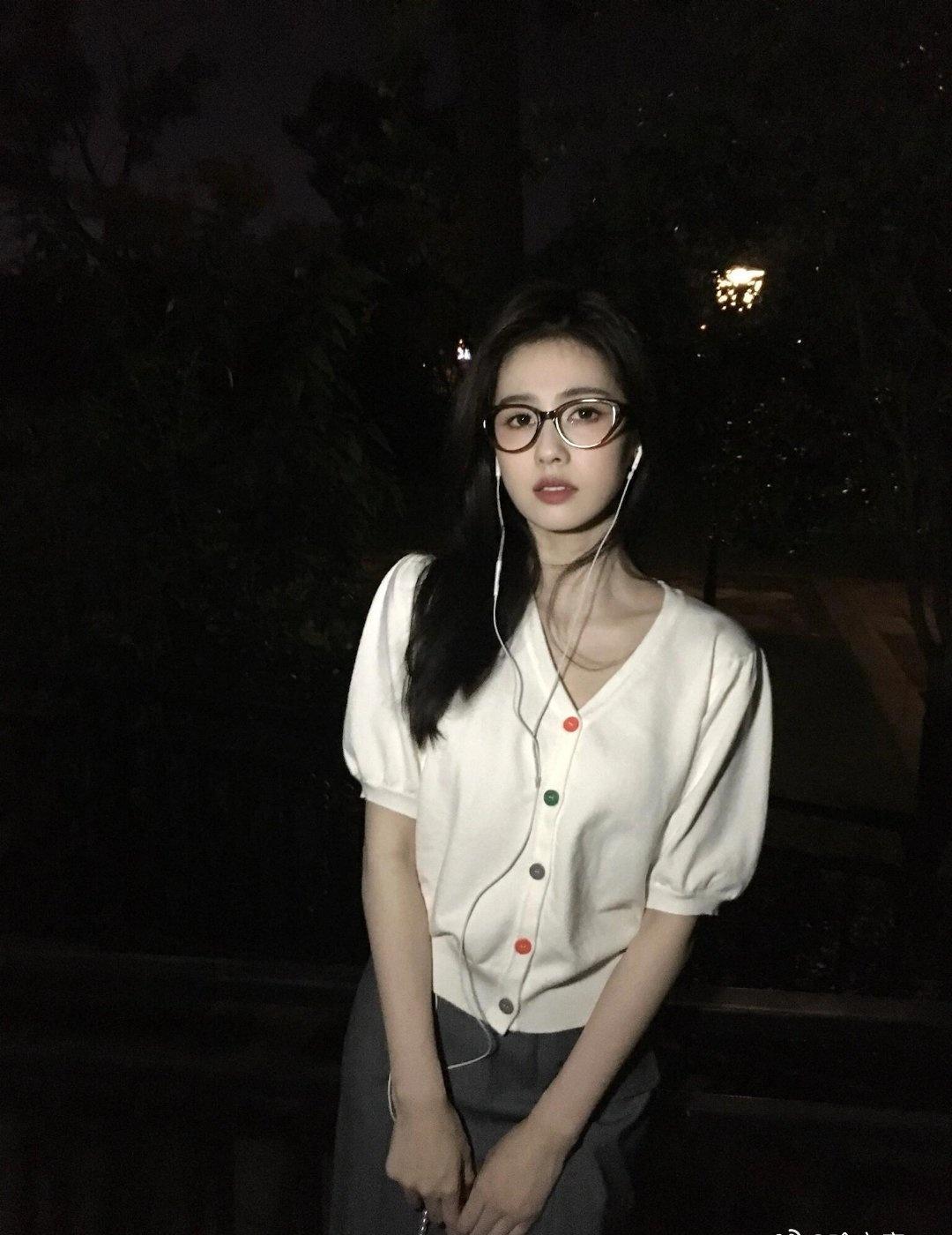 bl向全世界安利白鹿bl 白鹿凭北上拿到收视率90花第一

 有烦心事了？出来透