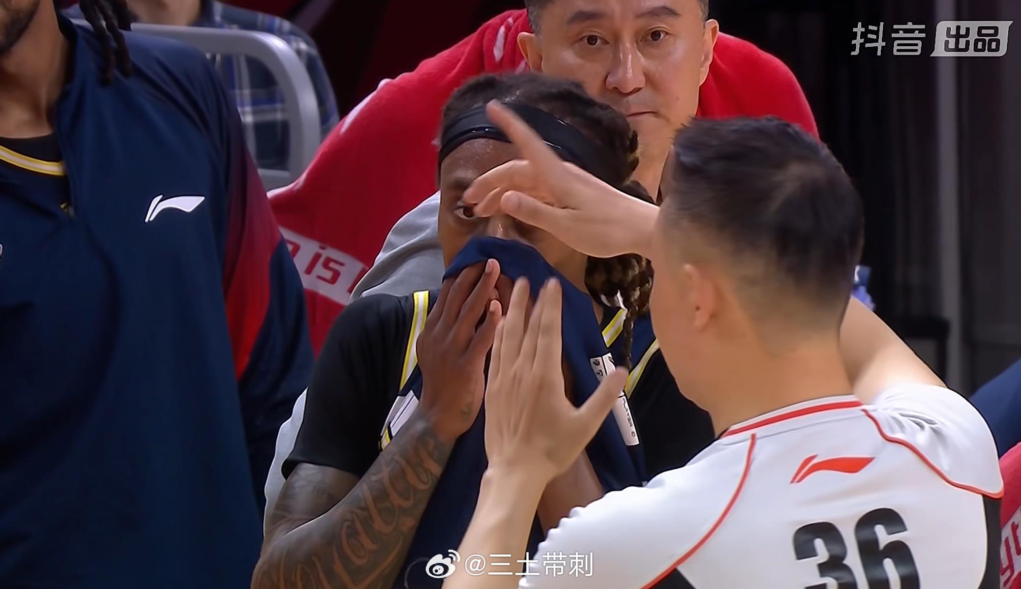 广东男篮vs广厦男篮 杜锋指导吃到这个T，累计技犯来到6次，罚款5000