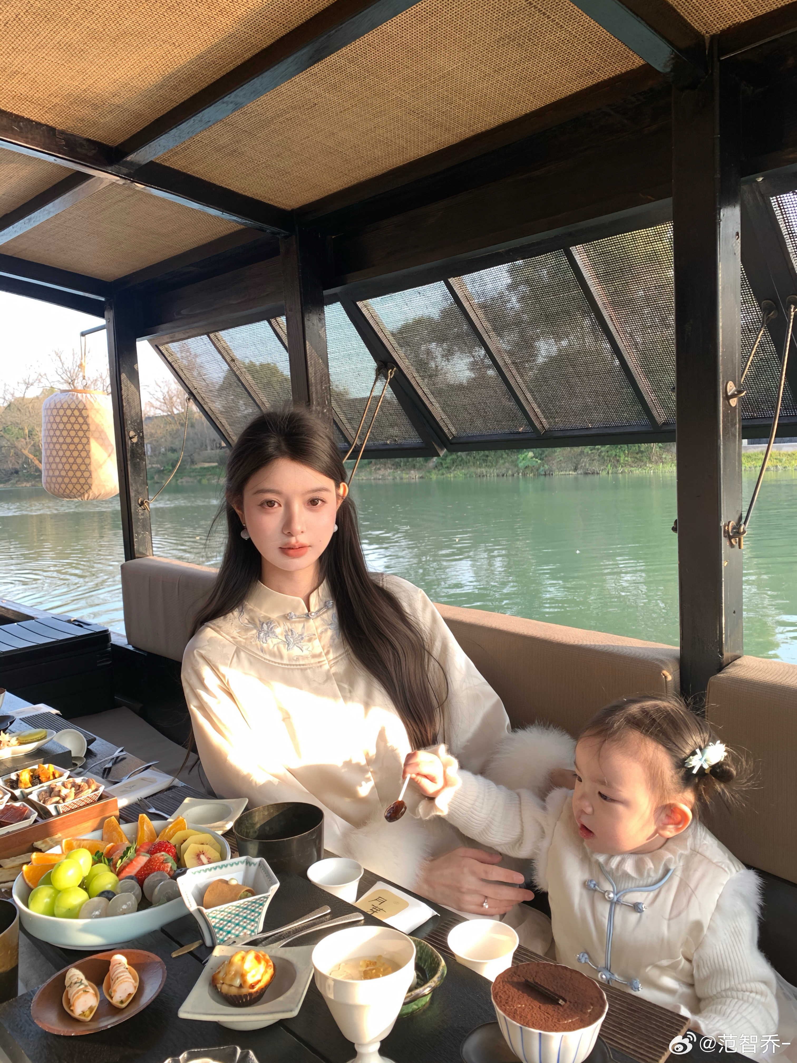 给珊瑚做了一件同款小马甲  好适合拜年💕 