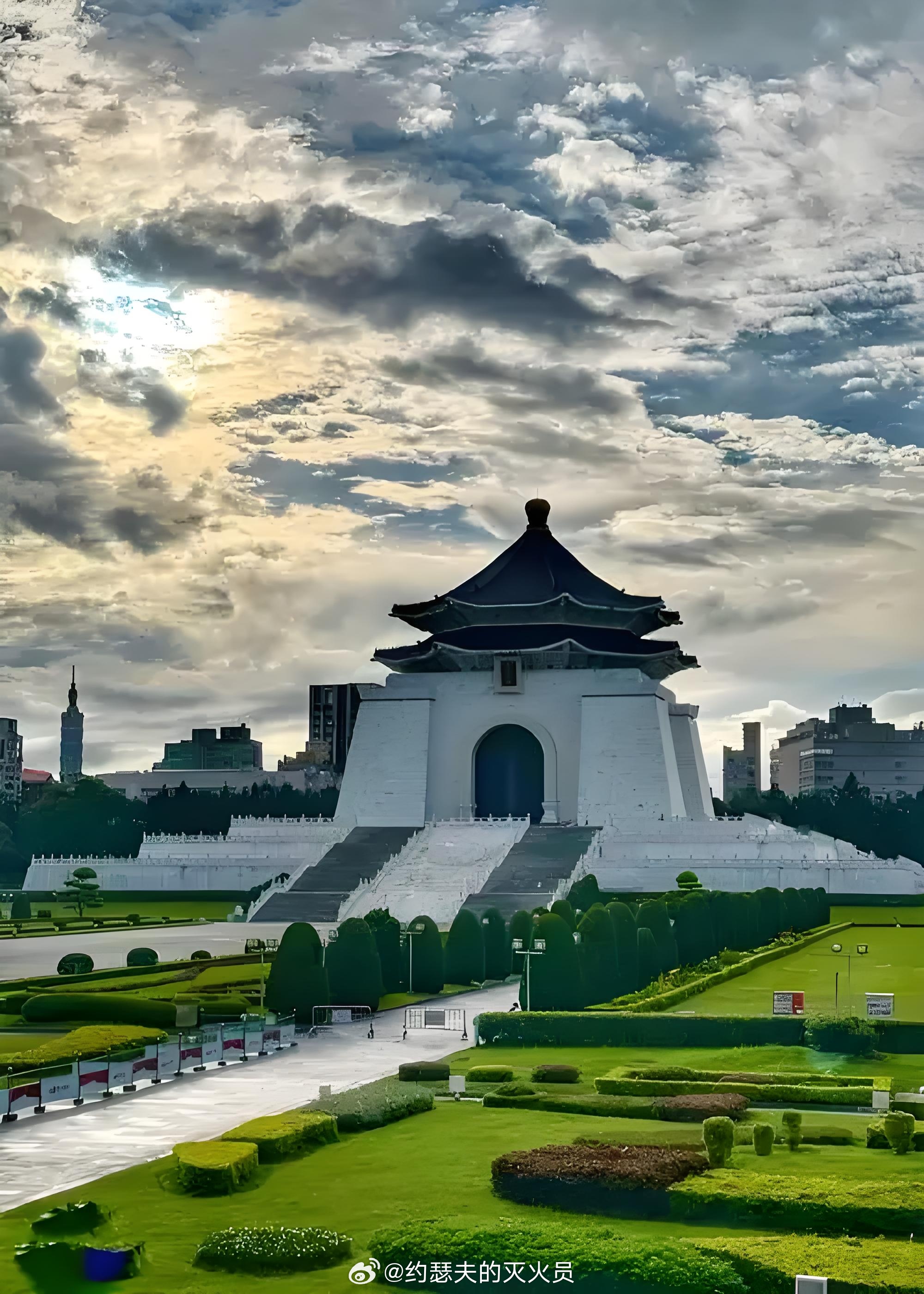 我建议，大军上岛之后，把这个建筑改为吴石纪念馆。把那个所谓的自由广场，改成朱枫广