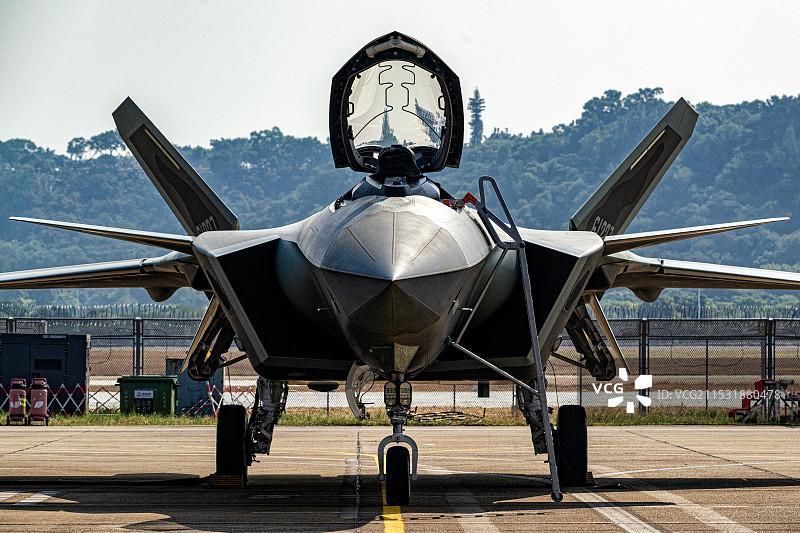 从歼6到歼20！咱们战机越换越猛，对岸咋还抱着老F-16不放？
 
上世纪六十年