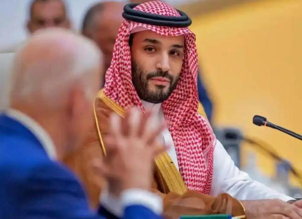 沙特正式向美军开放法赫德空军基地！很多人以为利雅得只是想找个保镖保命。
错了！真