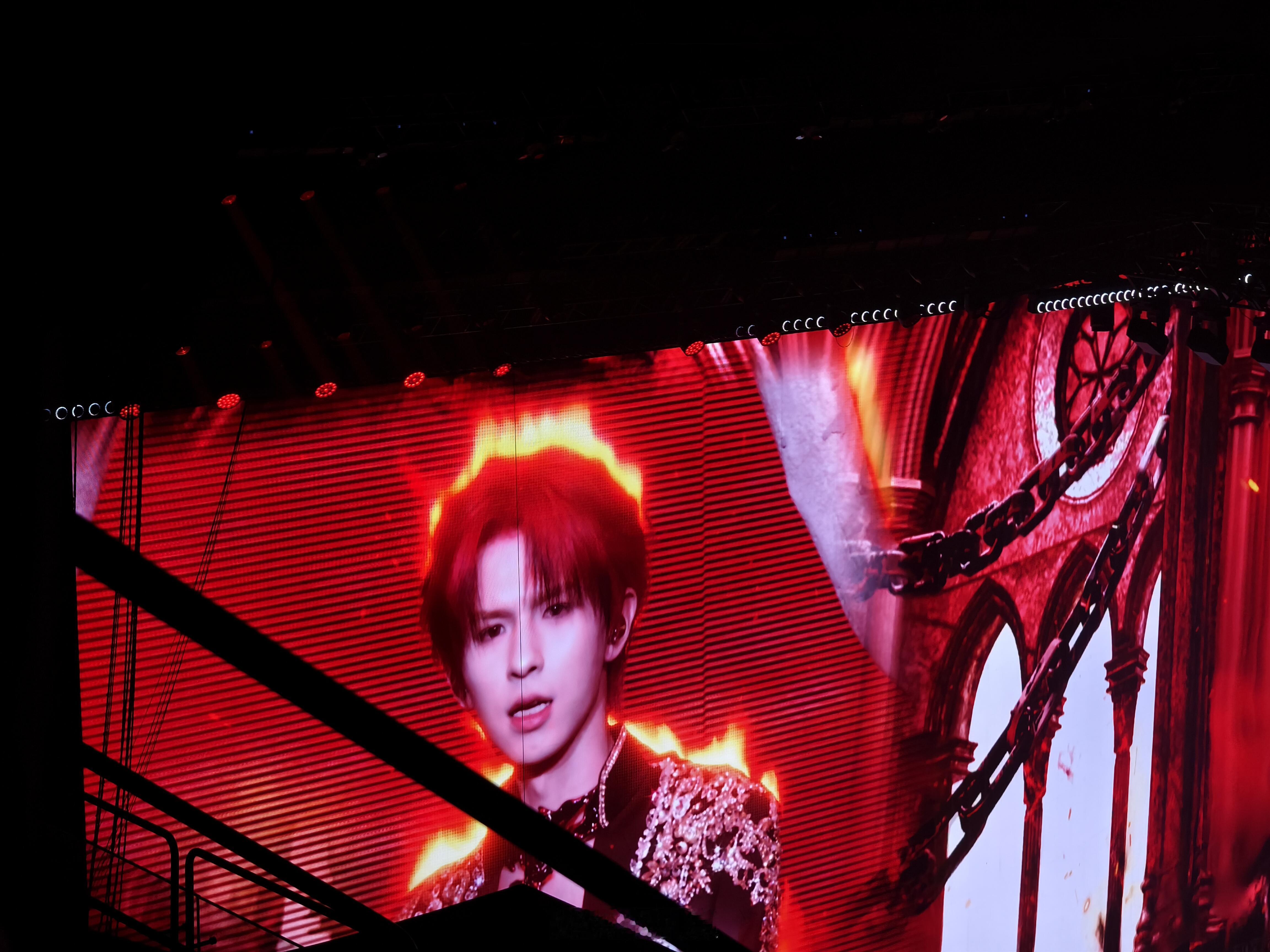 何浩楠何浩楠上海收官场歌单和day1的区别就是多了风的思念和龙井两首点歌十个人的