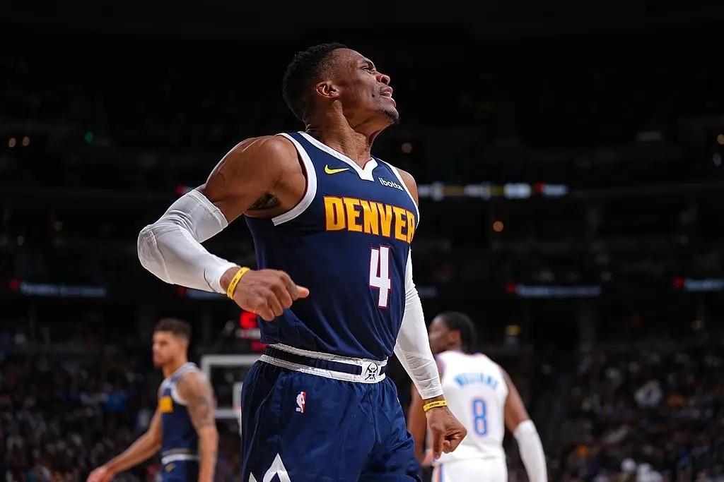神龟！威少是赛季至今唯一一位面对雷霆防守得分25+的球员今日NBA常规赛，掘金1