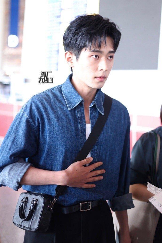 郭敬明拍的好呗#丞磊卢昱晓为什么能火# ​​​
