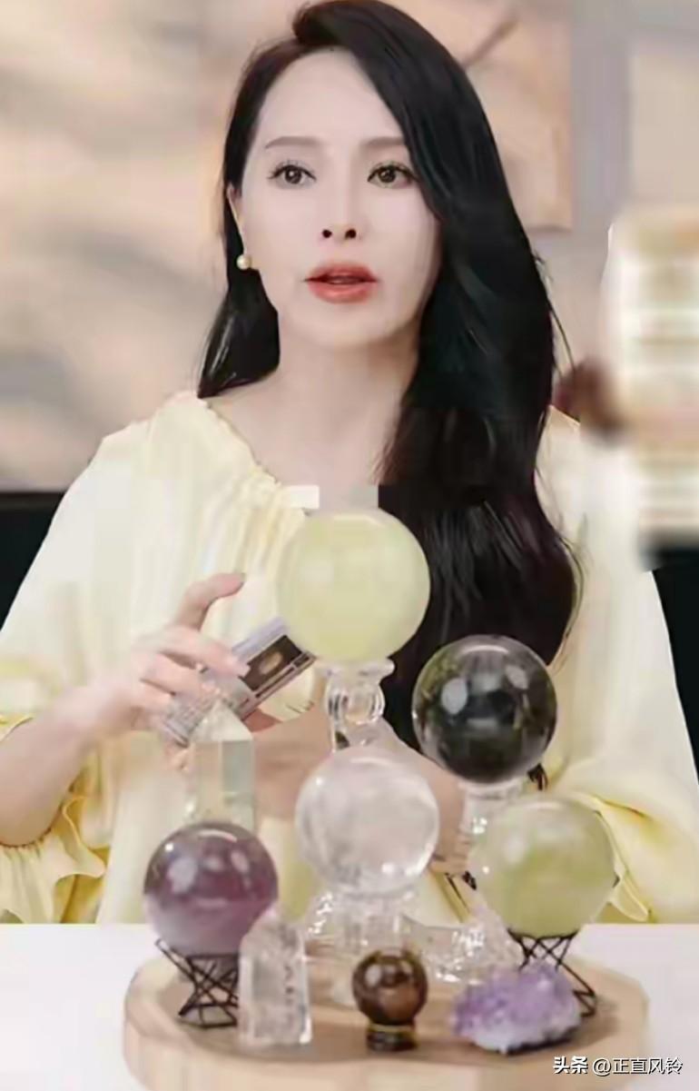 吃相太丑！出轨、卖假狂赚百万，伊能静遭央视曝光，一场直播狂赚百万全是劣质假货！