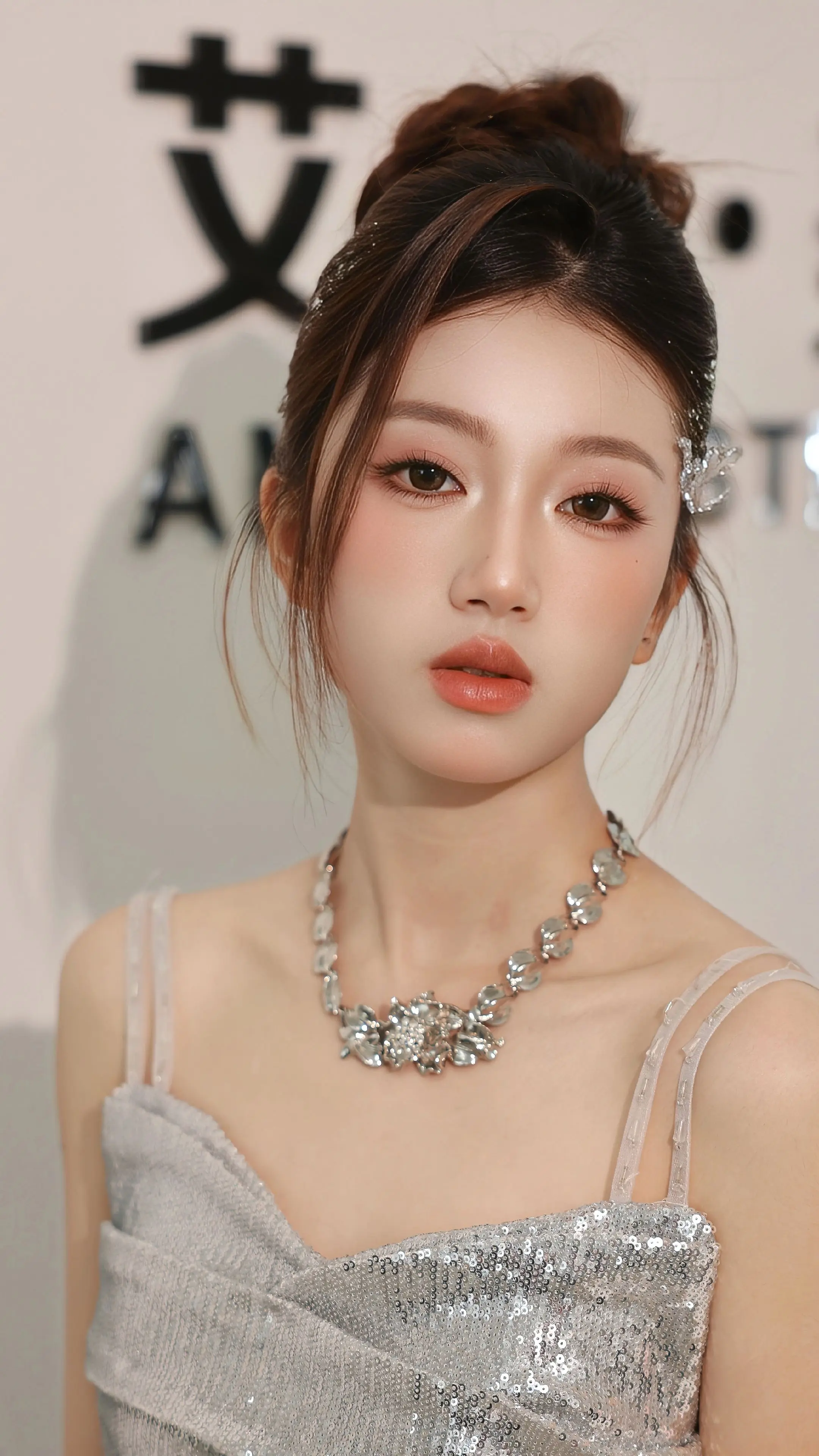 👑