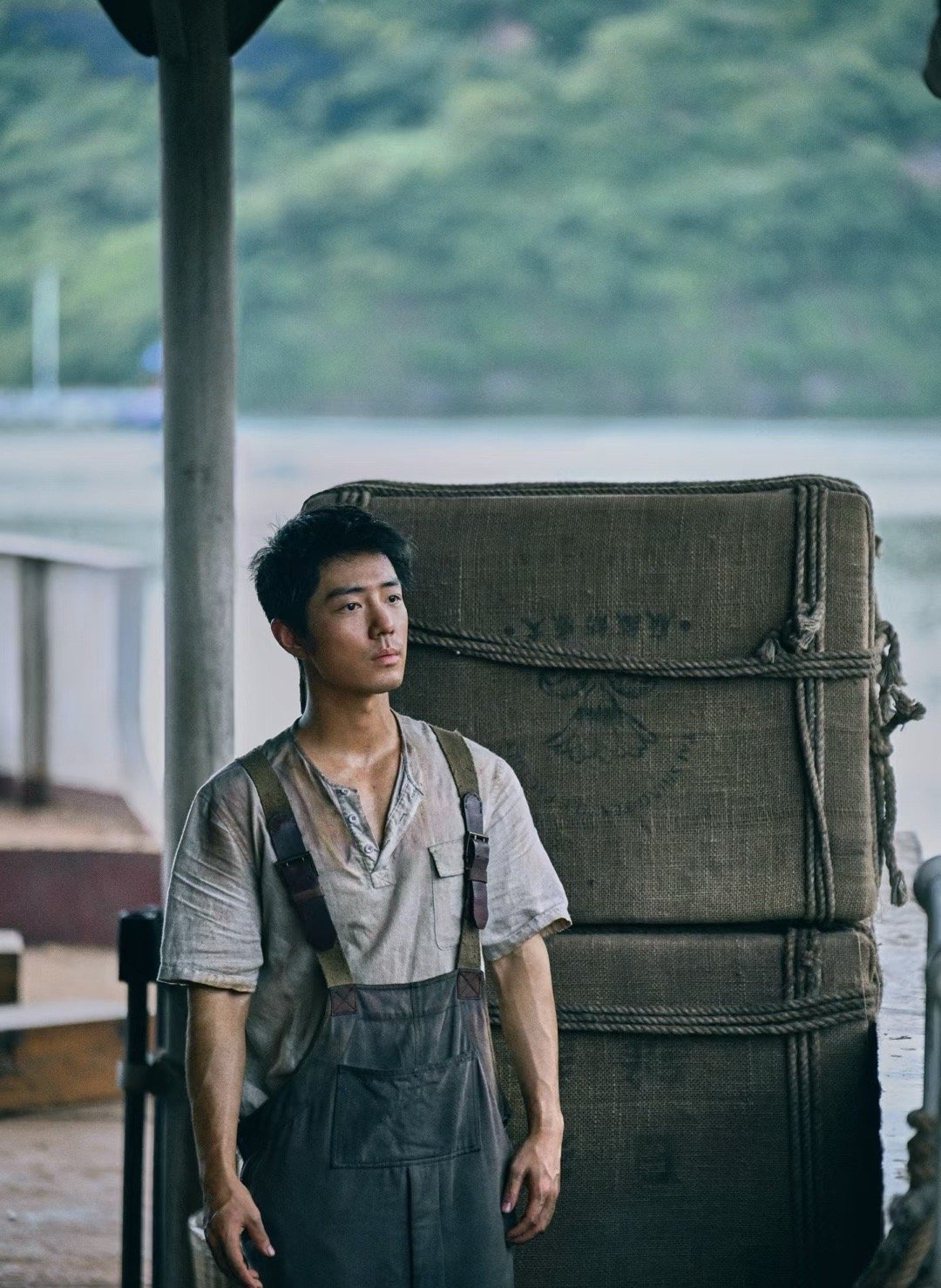 得闲谨制又名我的得闲我的炮严重被低估的年度黑马片，值得一看的抗战题材电影。肖战演