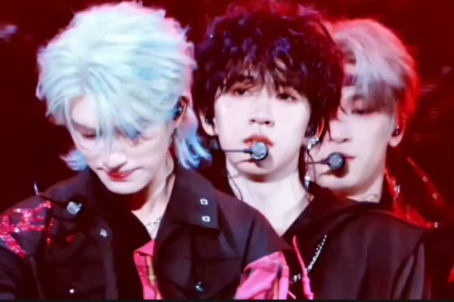 贺峻霖贺峻霖 二代唯一all绿୧⍤⃝💚贺峻霖2026星光赴路皆坦途残影-时代少