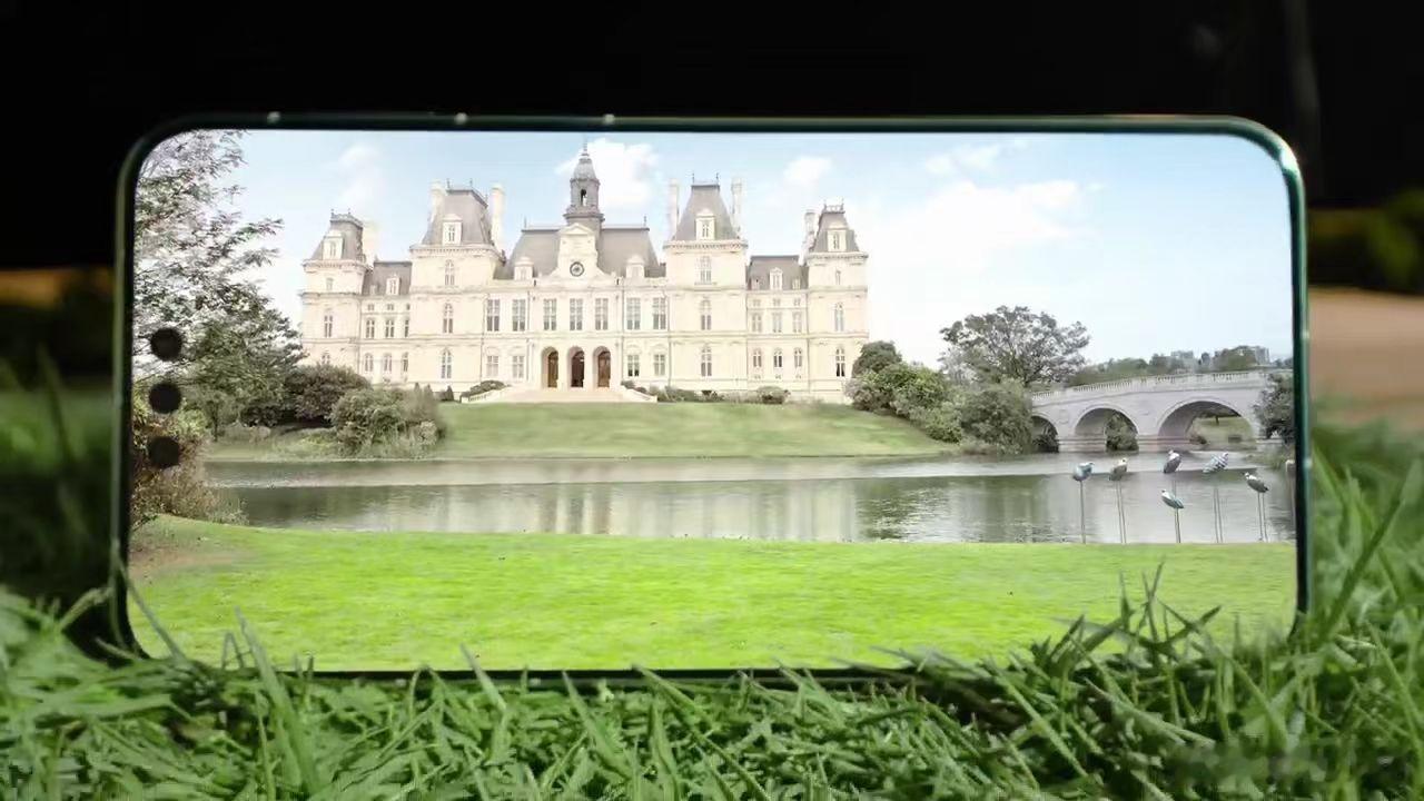 华为的屏幕一直都做的不差，Mate80要是真能把屏幕做到不怕强光，那确实是有点东