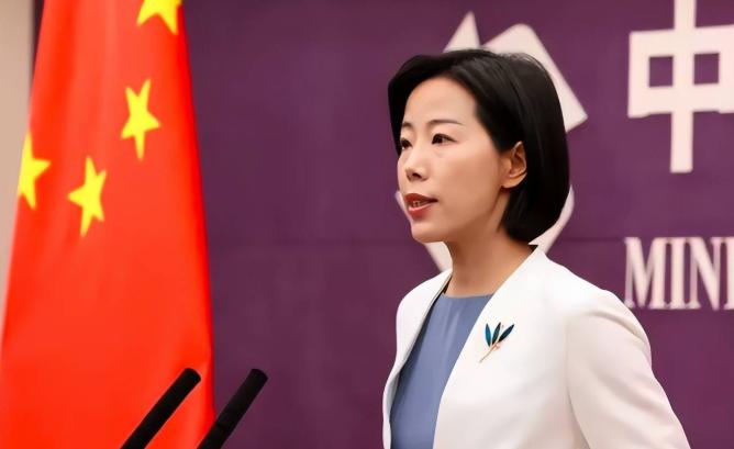 最近美国商界安静得反常，不仅苹果等巨头集体装死，美国政府也罕见失声。
 
原因无
