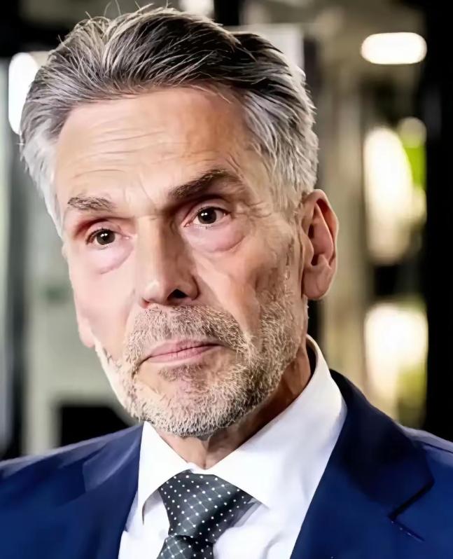 荷兰这次是真的急了！

4月7日，据荷兰媒体及多家外媒证实，荷兰国防部正式宣布以