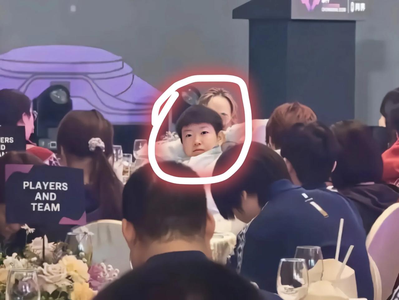 好可爱的孙颖莎，25岁的大姑娘，怎么看起来和18岁没什么两样

看到孙颖莎在重庆